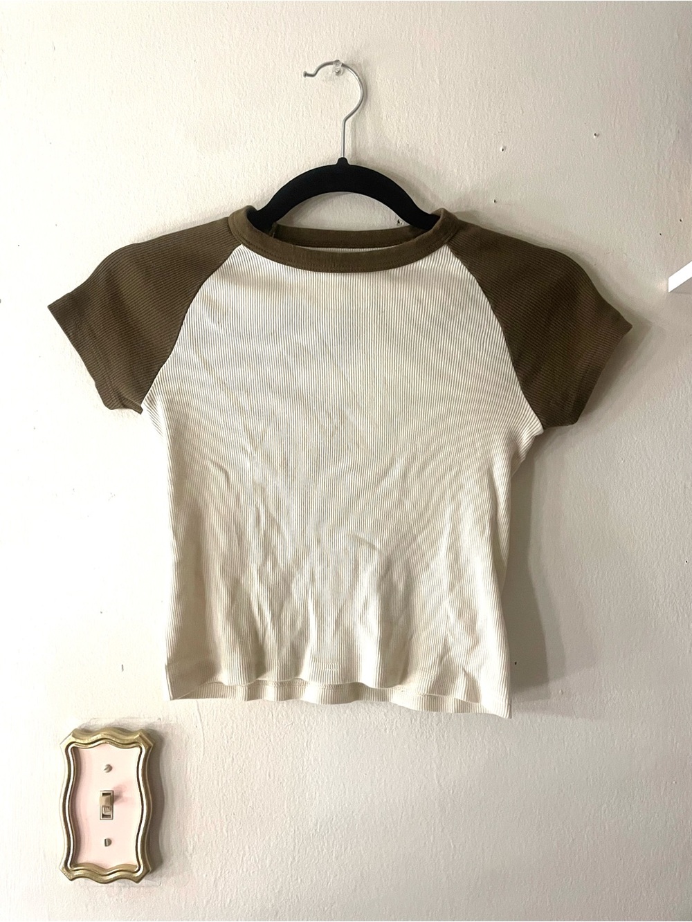 Brandy Melville Cream & Brown Baby Ribbed Tee